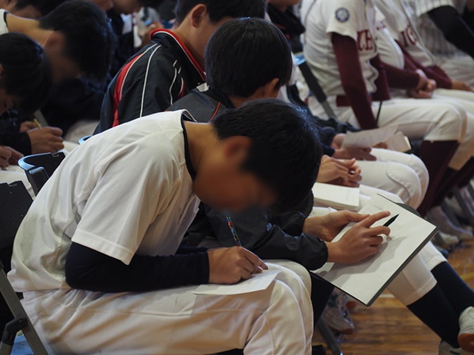 岐阜市立精華中学校|特別講演風景3